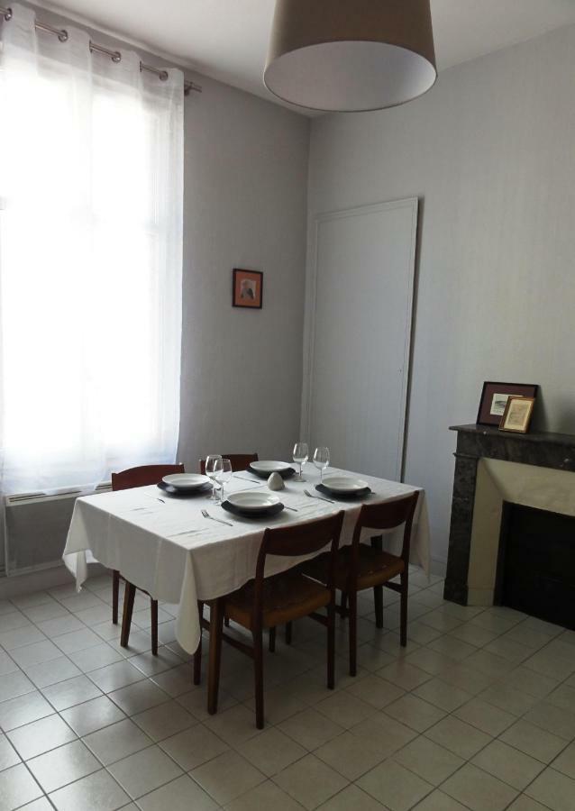 Loire Valley Family Home โซมูร์ ภายนอก รูปภาพ